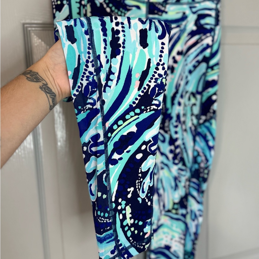 Lilly Pulitzer Blue and Teal Leggings| Medium - Picture 4 of 9